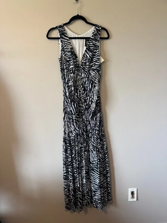 Anthropologie V-Neck Ruched Front Maxi Dress - Picture 3 of 10